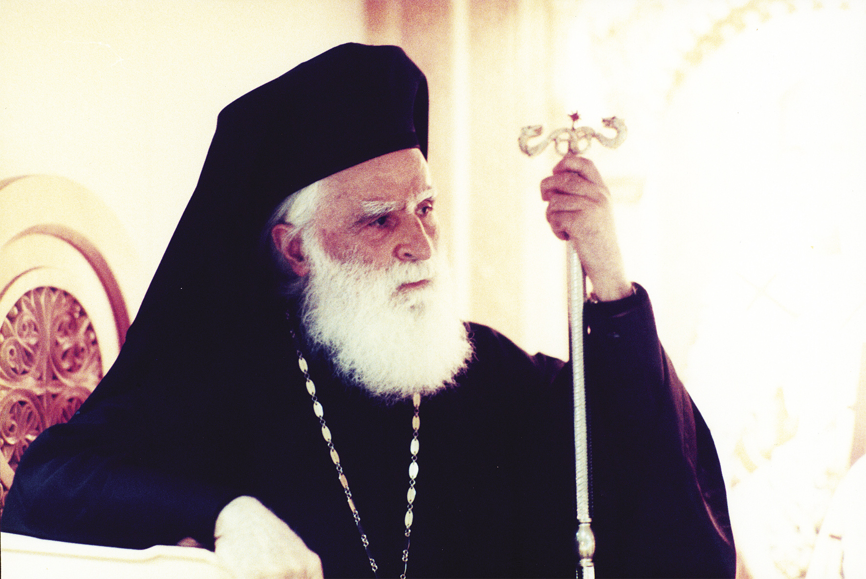 Σε κλίμα οδύνης η κηδεία του πρώην μητροπολίτη Κισάμου Ειρηναίου Γαλανάκη